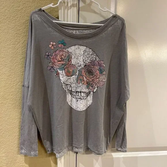 Chaser medium NWOT skull long sleeve shirt - Picture 1 of 3